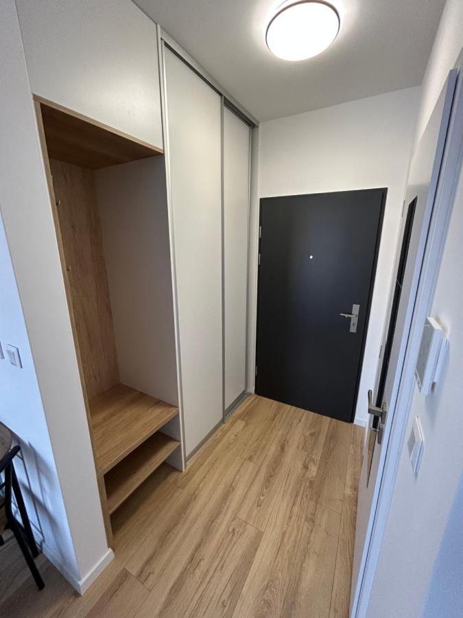 Cozy 1-Bedroom Condo Miloslavov Bagian luar foto