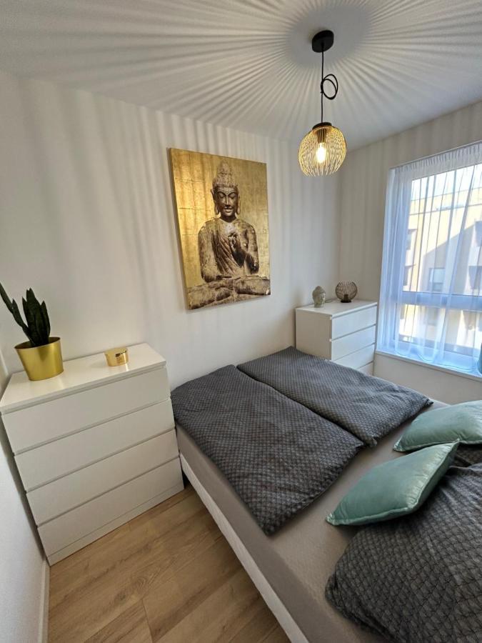Cozy 1-Bedroom Condo Miloslavov Bagian luar foto
