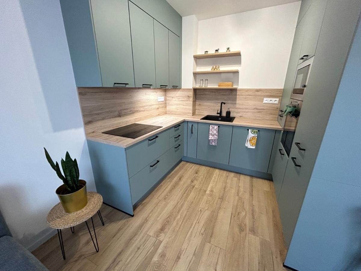 Cozy 1-Bedroom Condo Miloslavov Bagian luar foto